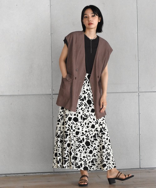 w closet（ダブルクローゼット）の「中花プリントマーメイドスカート（スカート・レディース・ホワイト×ブラック/ブルー系その他・FREE）」の13枚目の写真