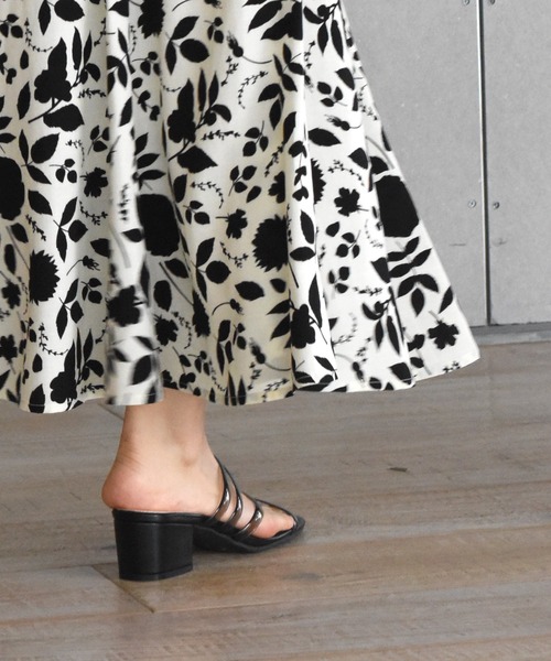 w closet（ダブルクローゼット）の「中花プリントマーメイドスカート（スカート・レディース・ホワイト×ブラック/ブルー系その他・FREE）」の18枚目の写真
