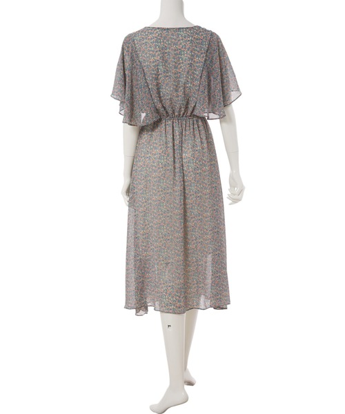 fifth calin（フィフスカラン）の「花柄フレアスリーブシフォンワンピース（ワンピース・レディース・ホワイト/ブルー・MEDIUM）」の6枚目の写真