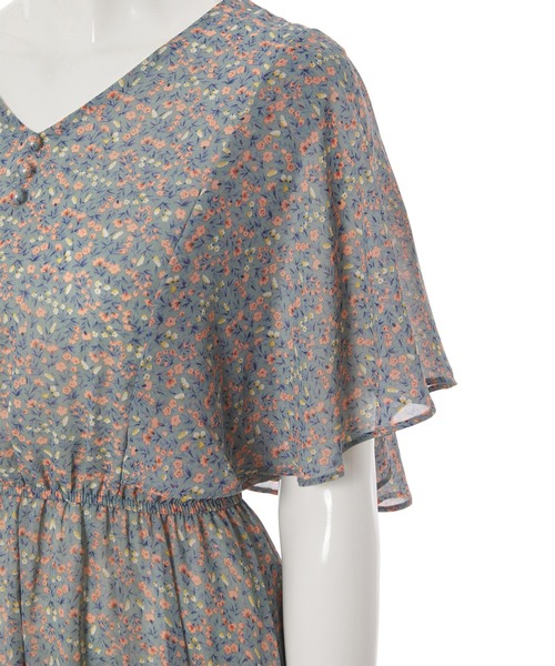 fifth calin（フィフスカラン）の「花柄フレアスリーブシフォンワンピース（ワンピース・レディース・ホワイト/ブルー・MEDIUM）」の8枚目の写真