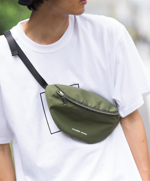 NUMBER (N)INE（ナンバーナイン）の「【NUMBER (N)INE】シャイニーナイロンツイルウエストバッグ/ショルダー（ボディバッグ/ウエストポーチ・メンズ・ホワイト/ブラック/キャメル/カーキ・FREE）」の16枚目の写真
