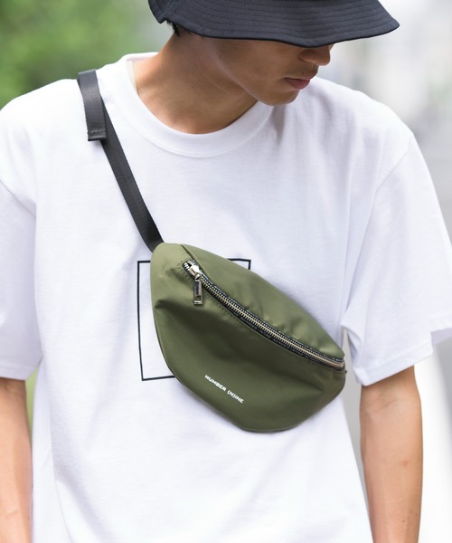 NUMBER (N)INE（ナンバーナイン）の「【NUMBER (N)INE】シャイニーナイロンツイルウエストバッグ/ショルダー（ボディバッグ/ウエストポーチ・メンズ・ホワイト/ブラック/キャメル/カーキ・FREE）」の6枚目の写真