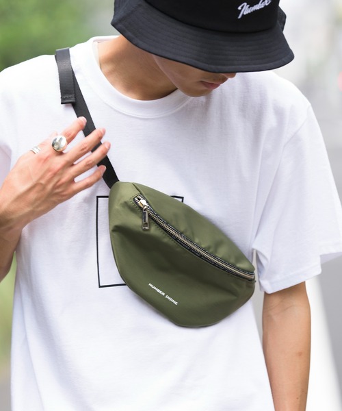 NUMBER (N)INE（ナンバーナイン）の「【NUMBER (N)INE】シャイニーナイロンツイルウエストバッグ/ショルダー（ボディバッグ/ウエストポーチ・メンズ・ホワイト/ブラック/キャメル/カーキ・FREE）」の19枚目の写真