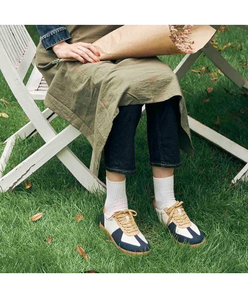 ing（イング）の「【サスティナブルシリーズ】本革レースアップスニーカー（スニーカー・レディース・クリアブラック/ホワイト系その他2/ネイビー×ホワイト・23.5cm/24.5cm/23cm/22.5cm/24cm）」の20枚目の写真