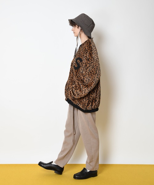 SUPERTHANKS(スーパーサンクス)の「ロゴ刺繍バイカラーバケットハット(ハット・メンズ・ライトカーキ/ライトブラック/ブラック/モカ・ONE SIZE)」の6枚目の写真