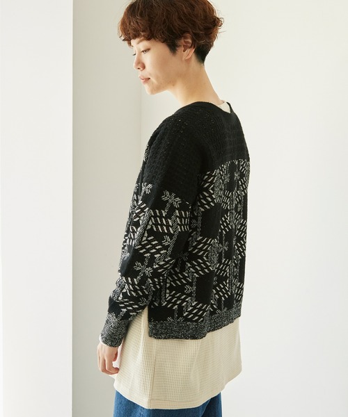 nitca（ニトカ）の「トライバルヘキサゴンジャカード ノーカラーカーディガン（カーディガン/ボレロ・レディース・ブラック/アイボリー・FREE）」の4枚目の写真