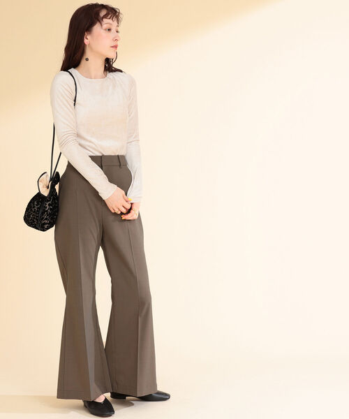 Ray BEAMS(レイビームス)の「Ray BEAMS / ベロア クルーネック ロングスリーブ Tシャツ(Tシャツ/カットソー・レディース・ベージュ/イエロー/グリーン系その他2・ONE SIZE)」の11枚目の写真