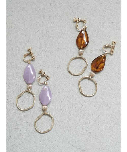 earth music&ecology(アースミュージックアンドエコロジー)の「ドロップアクリルイヤリング *(イヤリング・レディース・ブラウン/ラベンダー・FREE)」の10枚目の写真