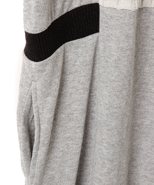 CAROLINA GLASER（カロリナ グレイサー）の「CAROLINA GLASER / ケーブルニット ワンピース（ワンピース・レディース・グレー/チャコールグレー・ONE SIZE）」の12枚目の写真