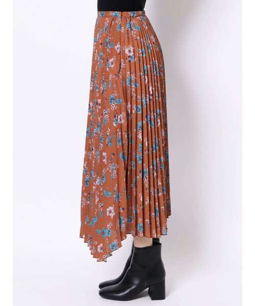 EVRIS（エヴリス）の「フラワープリントランダムプリーツスカート（スカート・レディース・ブラック/オレンジ/ブルー・FREE）」の9枚目の写真