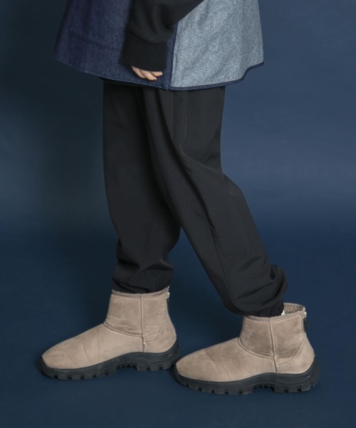 Uiscel(ユイセル)の「Uiscel 撥水エコムートンブーツ(ブーツ・レディース・ブラック/ベージュ・MEDIUM/LARGE/SMALL)」の9枚目の写真