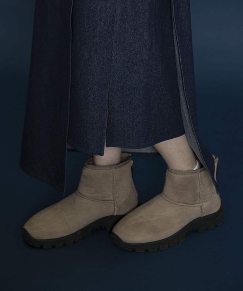 Uiscel(ユイセル)の「Uiscel 撥水エコムートンブーツ(ブーツ・レディース・ブラック/ベージュ・MEDIUM/LARGE/SMALL)」の3枚目の写真