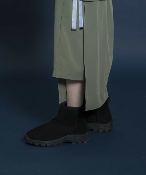 Uiscel(ユイセル)の「Uiscel 撥水エコムートンブーツ(ブーツ・レディース・ブラック/ベージュ・MEDIUM/LARGE/SMALL)」の5枚目の写真