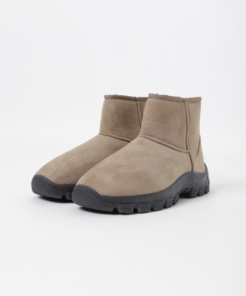 Uiscel(ユイセル)の「Uiscel 撥水エコムートンブーツ(ブーツ・レディース・ブラック/ベージュ・MEDIUM/LARGE/SMALL)」の8枚目の写真