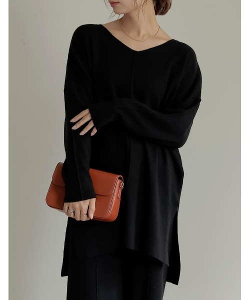 Re:EDIT（リエディ）の「アウトリンキングVネックニットプルオーバー（ニット/セーター・レディース・ブラック/アイボリー/ベージュ・MEDIUM/LARGE）」の3枚目の写真