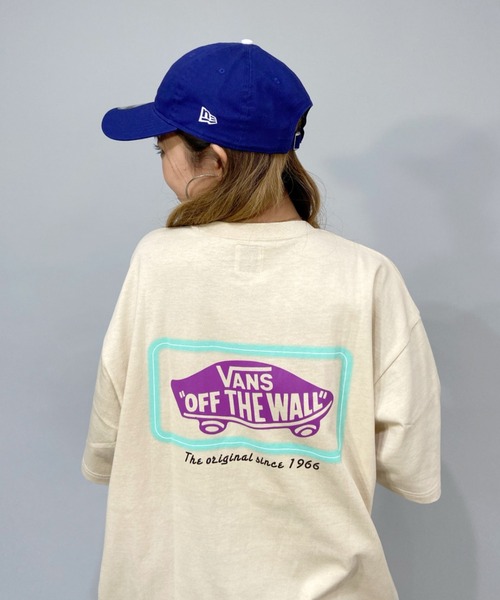 VANS(バンズ)の「【ムラサキスポーツ別注】VANS/バンズ ビッグシルエット/オーバーサイズ/スケートネオンカラーロゴTシャツ 122H3010323(Tシャツ/カットソー・レディース・ベージュ/ブラック/パープル/ホワイト・S/M)」の3枚目の写真