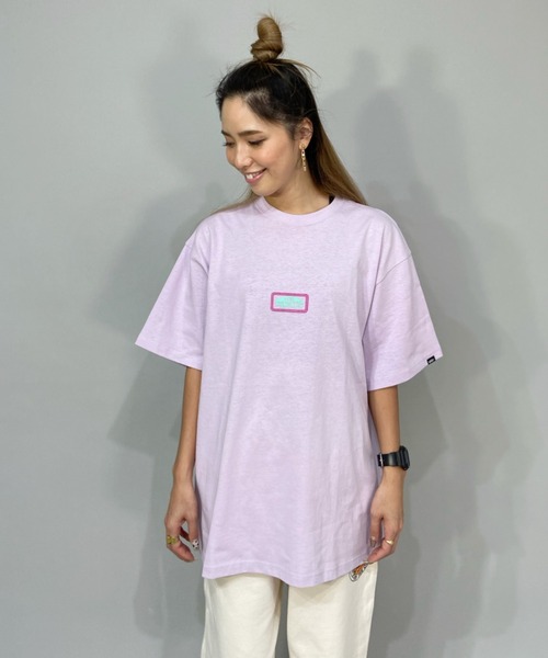 VANS(バンズ)の「【ムラサキスポーツ別注】VANS/バンズ ビッグシルエット/オーバーサイズ/スケートネオンカラーロゴTシャツ 122H3010323(Tシャツ/カットソー・レディース・ベージュ/ブラック/パープル/ホワイト・S/M)」の18枚目の写真