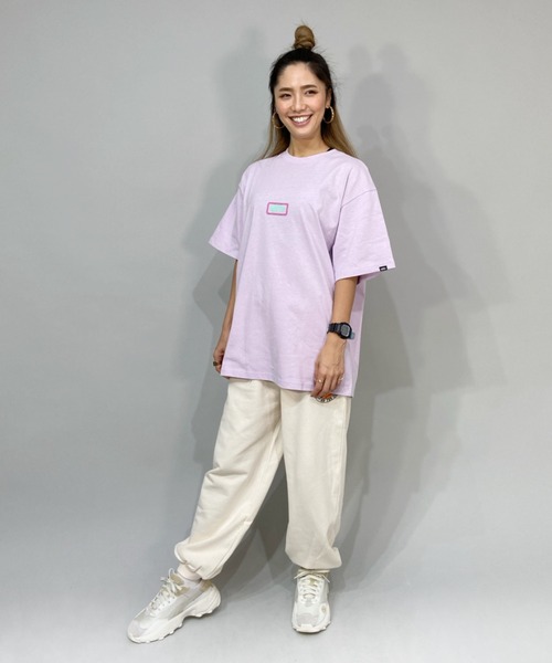 VANS(バンズ)の「【ムラサキスポーツ別注】VANS/バンズ ビッグシルエット/オーバーサイズ/スケートネオンカラーロゴTシャツ 122H3010323(Tシャツ/カットソー・レディース・ベージュ/ブラック/パープル/ホワイト・S/M)」の21枚目の写真