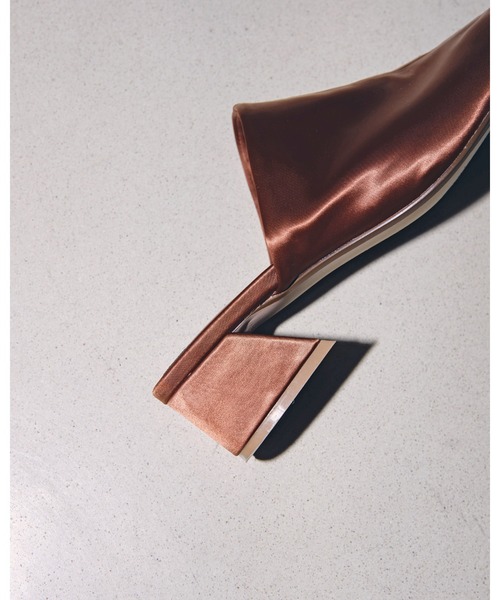 TODAYFUL（トゥデイフル）の「スクエアサテンサンダル（スリッポン・レディース・ブラウン/オレンジ・36inch/38inch/37inch）」の14枚目の写真