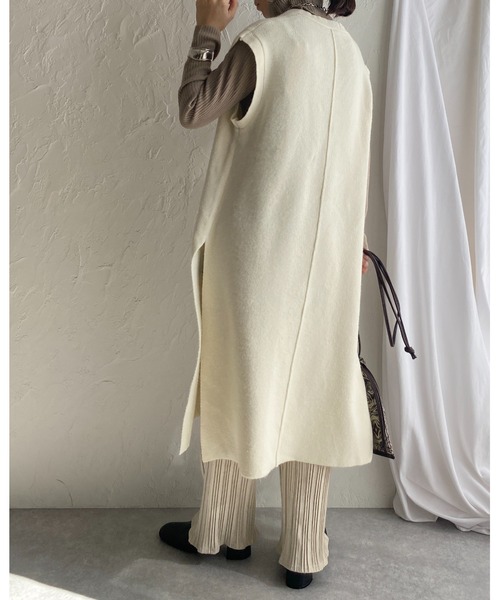She's Closet（シーズクローゼット）の「起毛モヘアタッチサイドスリット入り深Vネックロングニットベストワンピース（ワンピース・レディース・ブラック/アイボリー/モカ/キャメル・FREE）」の8枚目の写真