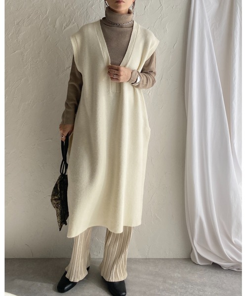 She's Closet（シーズクローゼット）の「起毛モヘアタッチサイドスリット入り深Vネックロングニットベストワンピース（ワンピース・レディース・ブラック/アイボリー/モカ/キャメル・FREE）」の19枚目の写真