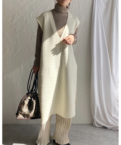 She's Closet（シーズクローゼット）の「起毛モヘアタッチサイドスリット入り深Vネックロングニットベストワンピース（ワンピース・レディース・ブラック/アイボリー/モカ/キャメル・FREE）」の21枚目の写真
