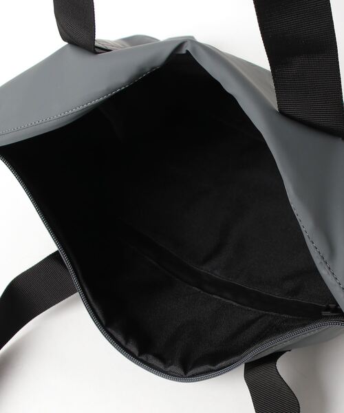 RAINS(レインズ)の「RAINS/レインズ/TOTE BAG RUSH(トートバッグ・メンズ・モカ/チャコール/ブラック/グリーン/ブルー・FREE)」の9枚目の写真