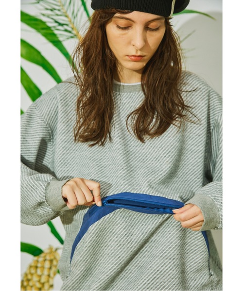 AlexanderLeeChang（アレキサンダーリーチャン）の「BIG TWILL CREW  AC-012201（スウェット・メンズ・グレー/チャコール/グリーン・3/2）」の4枚目の写真