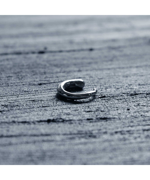 YArKA(ヤーカ)の「【YArKA/ヤーカ】silver925 pole line ear cuff /シンプルイヤーカフ シルバー925(イヤーカフ・メンズ・シルバー・FREE)」の10枚目の写真