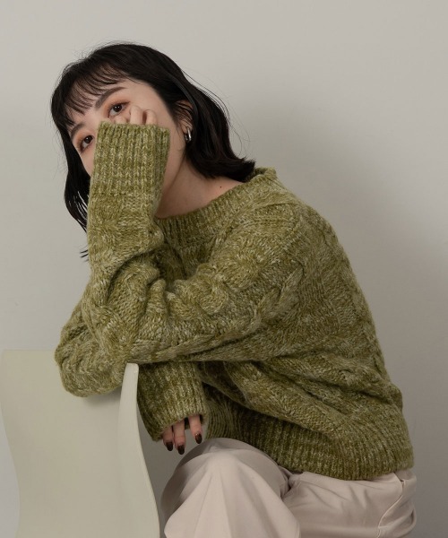 lawgy(ラウジー)の「mix color cable knit(ニット/セーター・レディース・ベージュ/グリーン・FREE)」の3枚目の写真