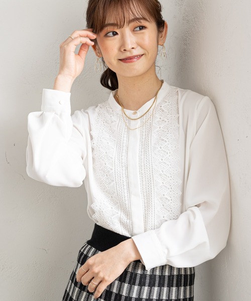 prose verse(プロズヴェール)の「センターレースフロントボタンブラウス(シャツ/ブラウス・レディース・オフホワイト/ブルー/ピンク/ブラック・MEDIUM)」の2枚目の写真