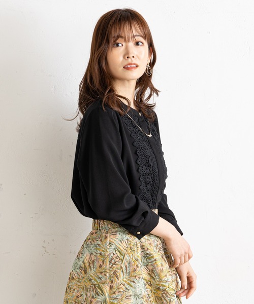 prose verse(プロズヴェール)の「センターレースフロントボタンブラウス(シャツ/ブラウス・レディース・オフホワイト/ブルー/ピンク/ブラック・MEDIUM)」の11枚目の写真