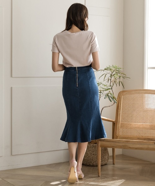 Julia Boutique（ジュリアブティック）の「EMILY刺繍ロゴデザインTシャツ/22044（Tシャツ/カットソー・レディース・ホワイト/ブラック/ピンク・ONE）」の11枚目の写真