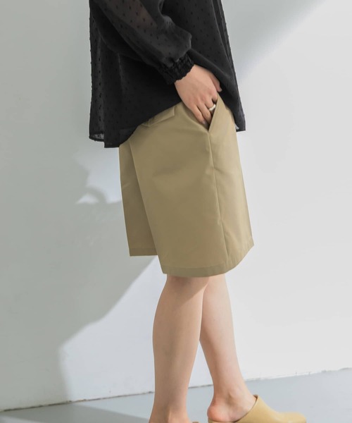 URBAN RESEARCH(アーバンリサーチ)の「シャンブレー撥水ショートパンツ(その他パンツ・レディース・カーキ/ベージュ・38/36)」の9枚目の写真