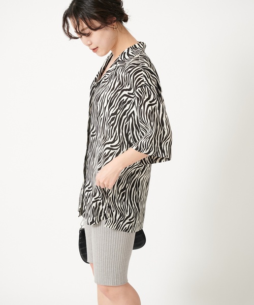 U by SPICK&SPAN SELECT(ユーバイスピックアンドスパンセレクト)の「【SELENAHELIOS/セレナヘリオス】 別注アニマルプリントシャツ(シャツ/ブラウス・レディース・ブラック/オレンジ・FREE)」の15枚目の写真