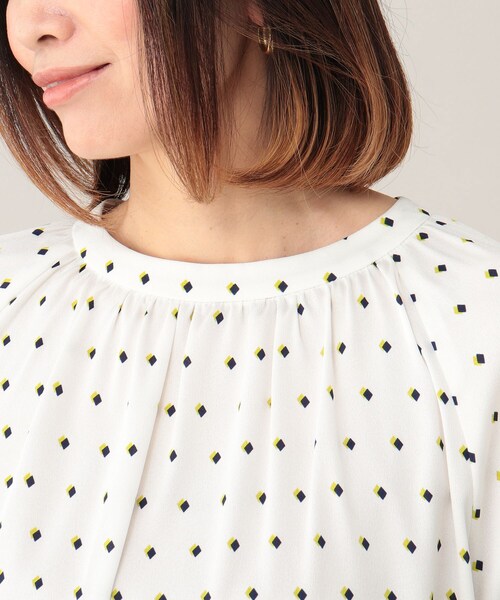 UNTITLED（アンタイトル）の「◆ダイアモンド幾何学柄ブラウス【洗える】（シャツ/ブラウス・レディース・ホワイト系3/ネイビー系・02/44/04/48/00）」の3枚目の写真