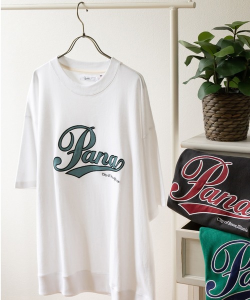 SlashDate(スラッシュデイト)の「アップリケ刺繍カレッジロゴTシャツ/半袖スウェット/ビッグシルエット/ユニセックス(Tシャツ/カットソー・レディース・ホワイト/チャコールグレー/ブルー/グリーン/ホワイト系その他/グレイッシュベージュ・M/L)」の4枚目の写真