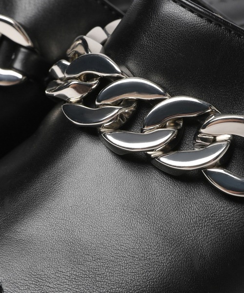 PAGEBOY（ページボーイ）の「スクエアタンクチェーンサンダル（サンダル・レディース・ブラック/オフホワイト・MEDIUM/LARGE）」の11枚目の写真