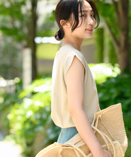 journal standard L'essage(ジャーナルスタンダードレサージュ)の「《追加》スワイーノースリーブ(Tシャツ/カットソー・レディース・グリーン系その他/カーキ系/チャコールグレー/ホワイト・FREE)」の4枚目の写真