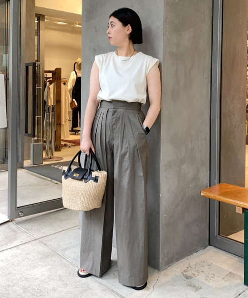 journal standard L'essage(ジャーナルスタンダードレサージュ)の「《追加》スワイーノースリーブ(Tシャツ/カットソー・レディース・グリーン系その他/カーキ系/チャコールグレー/ホワイト・FREE)」の13枚目の写真