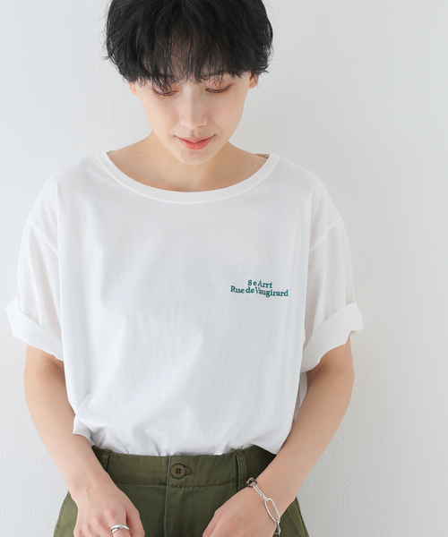 B.C STOCK(ベーセーストック)の「ムネ刺繍TEE(Tシャツ/カットソー・レディース・ホワイト/チャコールグレー/ブラウン・FREE)」の2枚目の写真