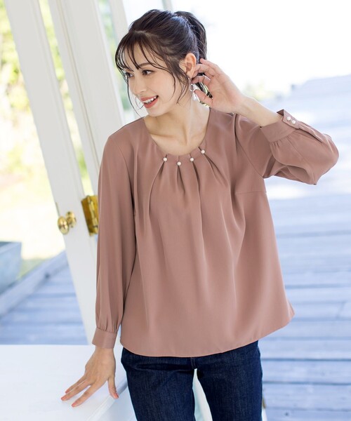 【洗える】大人上品なタックパールブラウス（シャツ/ブラウス）｜Tiaclasse（ティアクラッセ）