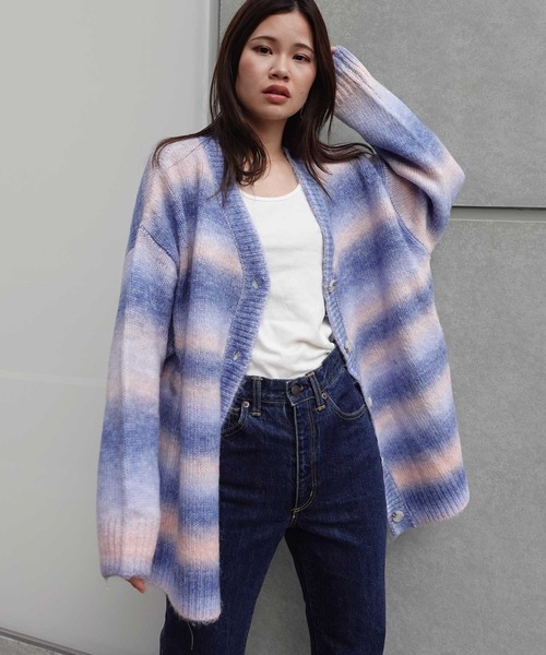 CORNERS（コーナーズ）の「グラデーションVネックニットカーディガン（カーディガン/ボレロ・レディース・ピンク/イエロー/アイボリー・FREE）」の7枚目の写真