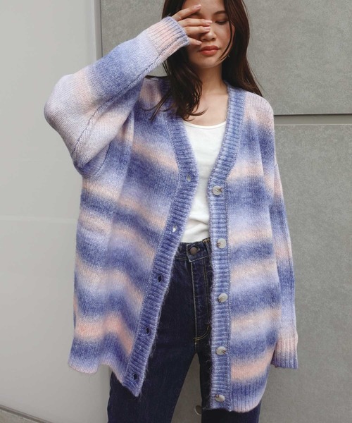 CORNERS（コーナーズ）の「グラデーションVネックニットカーディガン（カーディガン/ボレロ・レディース・ピンク/イエロー/アイボリー・FREE）」の9枚目の写真