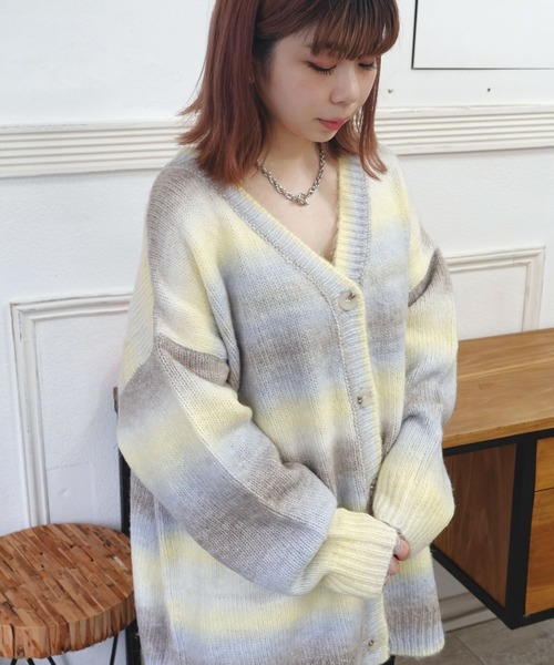 CORNERS（コーナーズ）の「グラデーションVネックニットカーディガン（カーディガン/ボレロ・レディース・ピンク/イエロー/アイボリー・FREE）」の12枚目の写真