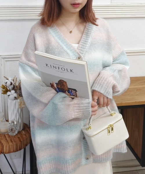 CORNERS（コーナーズ）の「グラデーションVネックニットカーディガン（カーディガン/ボレロ・レディース・ピンク/イエロー/アイボリー・FREE）」の10枚目の写真