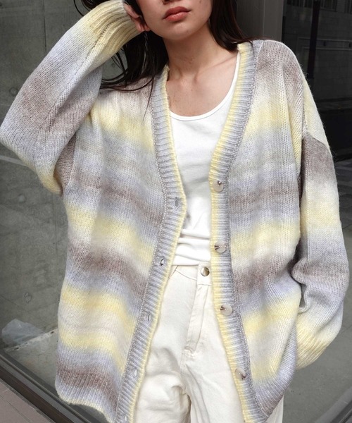 CORNERS（コーナーズ）の「グラデーションVネックニットカーディガン（カーディガン/ボレロ・レディース・ピンク/イエロー/アイボリー・FREE）」の15枚目の写真