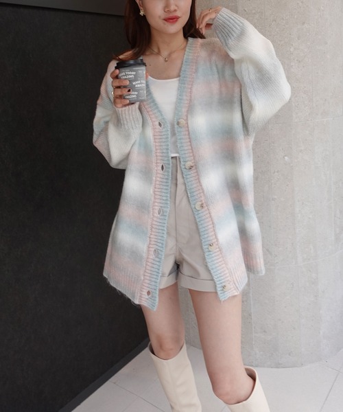 CORNERS（コーナーズ）の「グラデーションVネックニットカーディガン（カーディガン/ボレロ・レディース・ピンク/イエロー/アイボリー・FREE）」の22枚目の写真