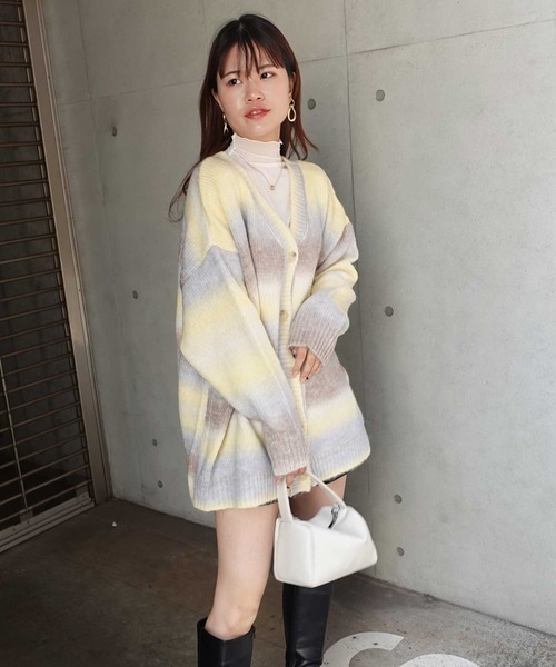 CORNERS（コーナーズ）の「グラデーションVネックニットカーディガン（カーディガン/ボレロ・レディース・ピンク/イエロー/アイボリー・FREE）」の16枚目の写真