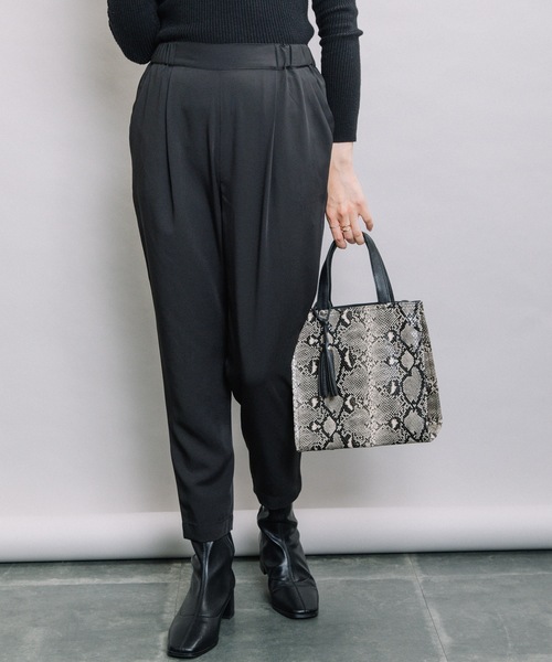 ELVENCE DEUX（エルベンスドゥ）の「ツイルタックテーパードPT（その他パンツ・レディース・ベージュ/ブラック・LARGE/MEDIUM）」の2枚目の写真